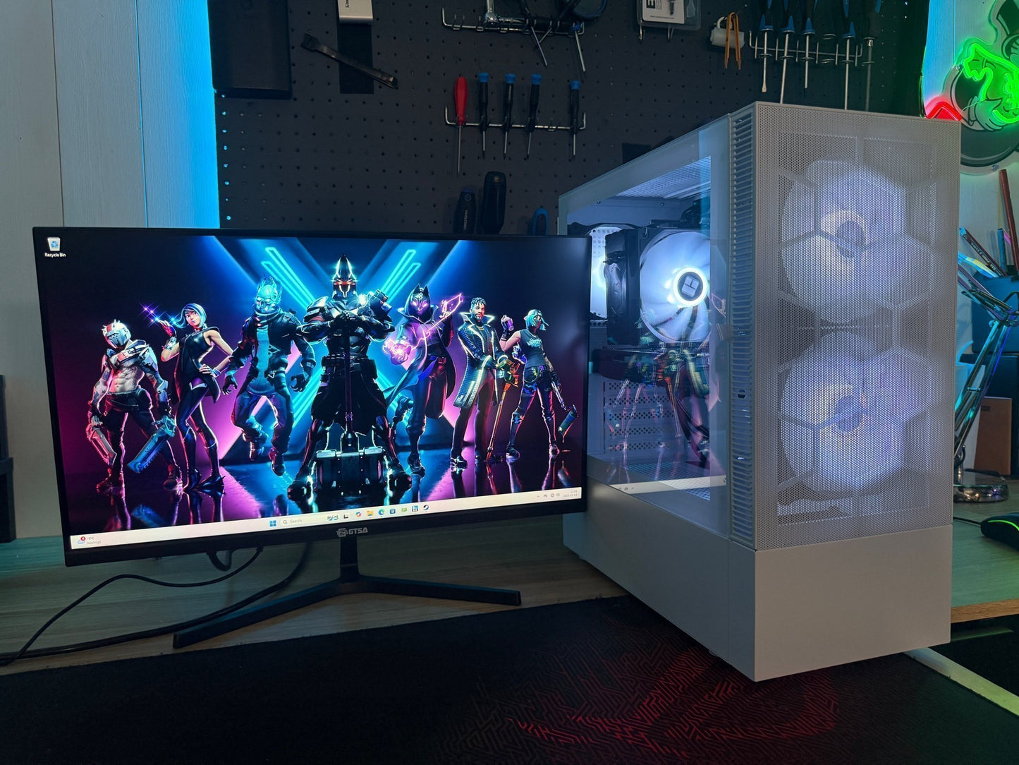 Gamingdator Ryzen 3500X / RX 580 med skärm